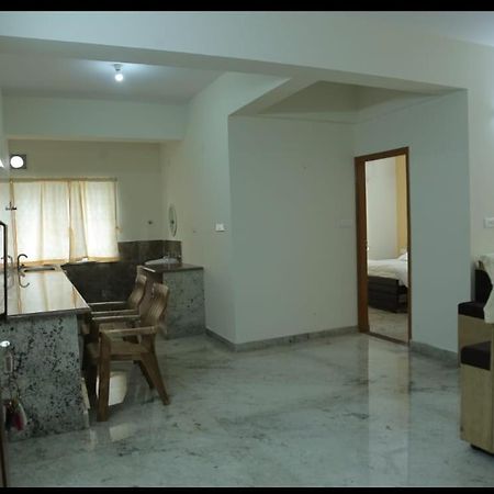S V Home Stay Τιρουπάτι Εξωτερικό φωτογραφία