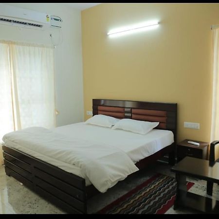 S V Home Stay Τιρουπάτι Εξωτερικό φωτογραφία