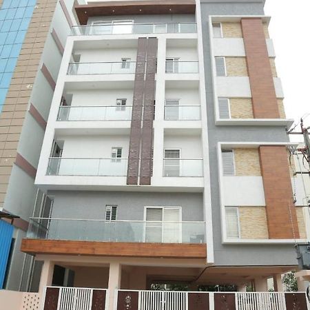 S V Home Stay Τιρουπάτι Εξωτερικό φωτογραφία