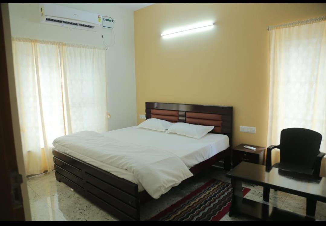 S V Home Stay Τιρουπάτι Εξωτερικό φωτογραφία